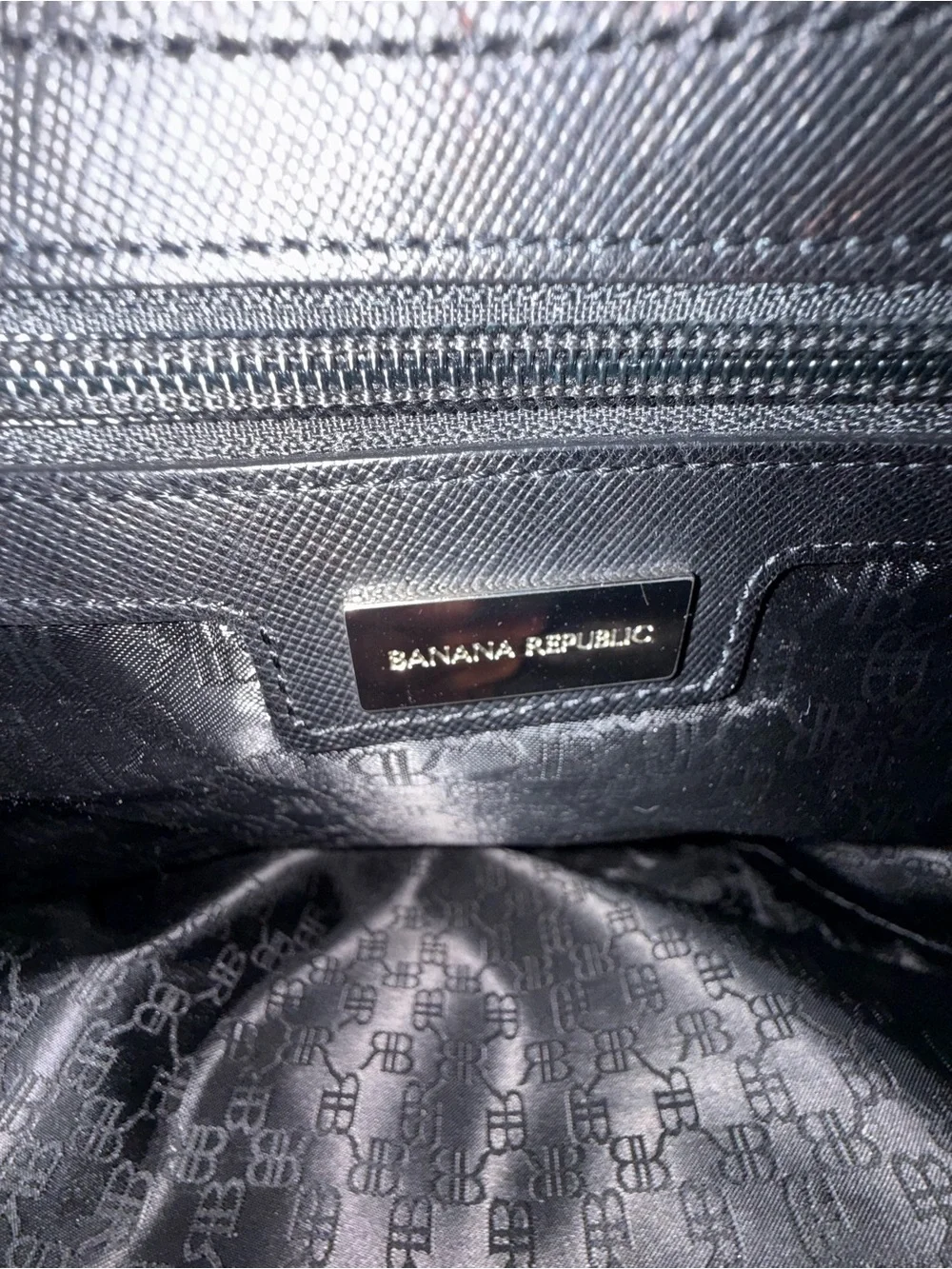 Banana Republic Men’s Classic Black Leather Tote Bag.